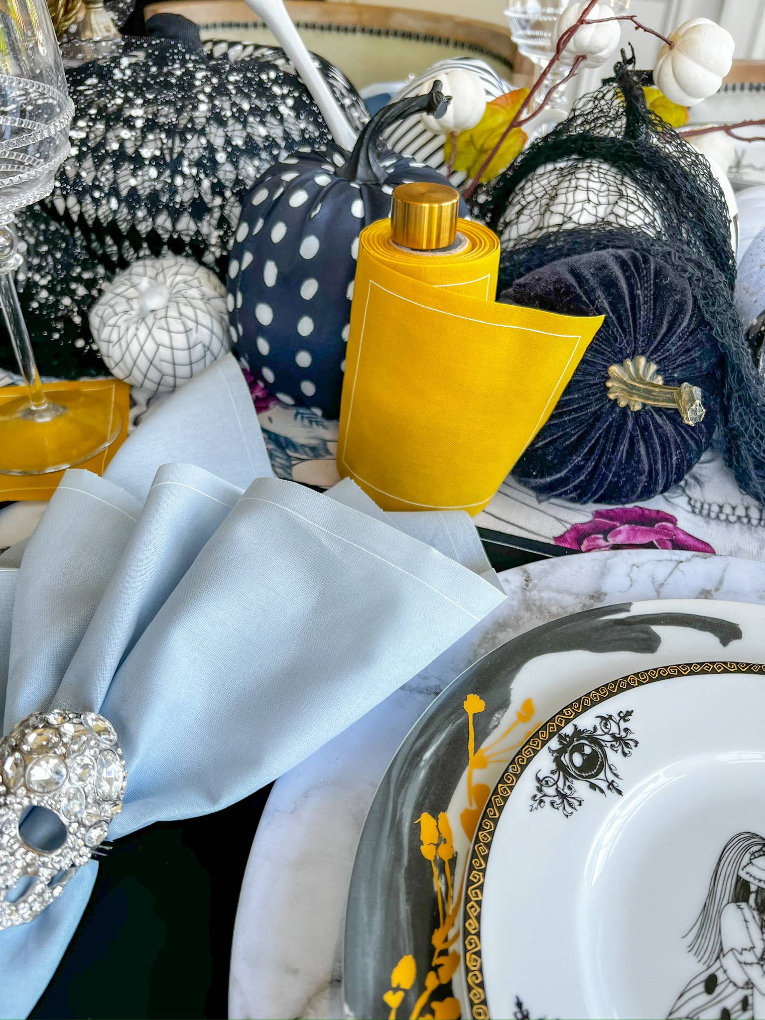 Toasting With Tara – Engroshandel Servietholder – Eksklusiv cocktailservietstander i guld7