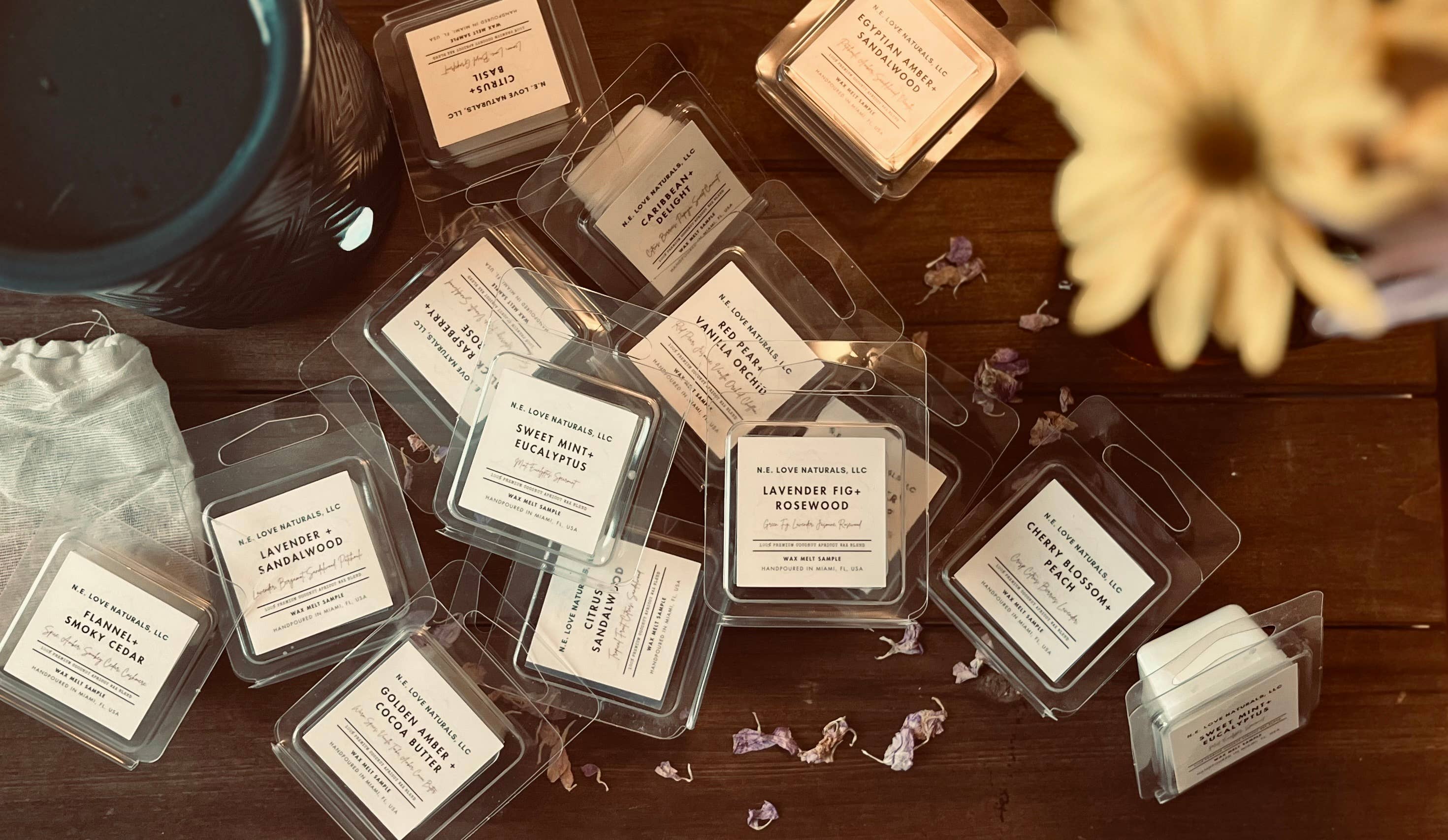 N. E. Love Naturals, LLC - Wholesale Retailer Sample - Home Decor - Citrus+ Sandalwood | Wax Melt Single| Coconut Apricot Soy3