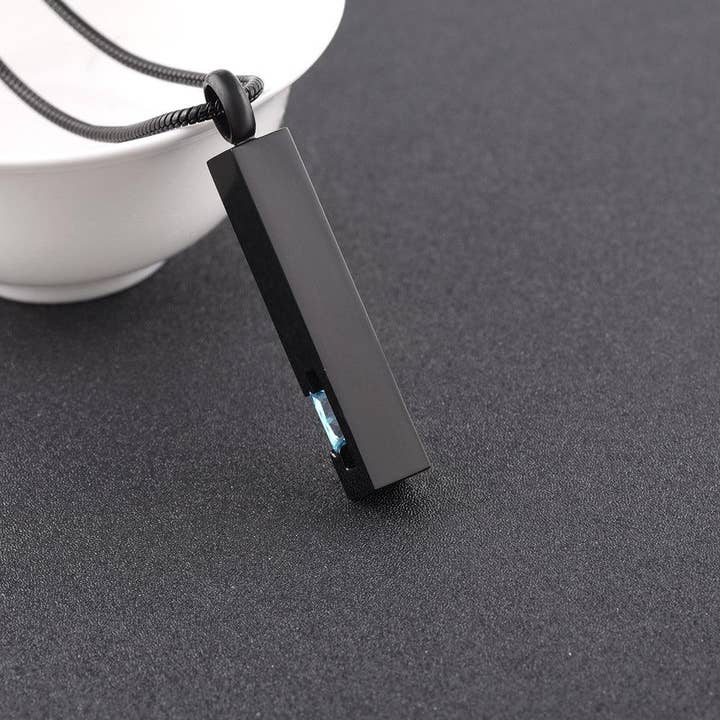 Cherished Emblems - Wholesale Halskettinghanger - Zwarte crematie urn ketting kolom met edelsteen7