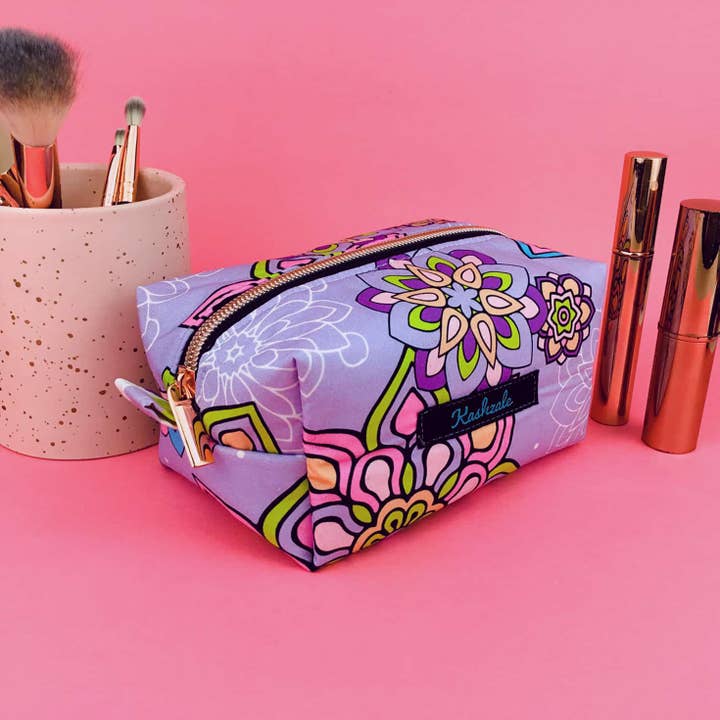 Kashzale Handmade Cosmetic Bags - Vente Trousses de maquillage/cosmétique - Trousse de maquillage Mandala Magnifica Mauve Medium Box. Exclusive De