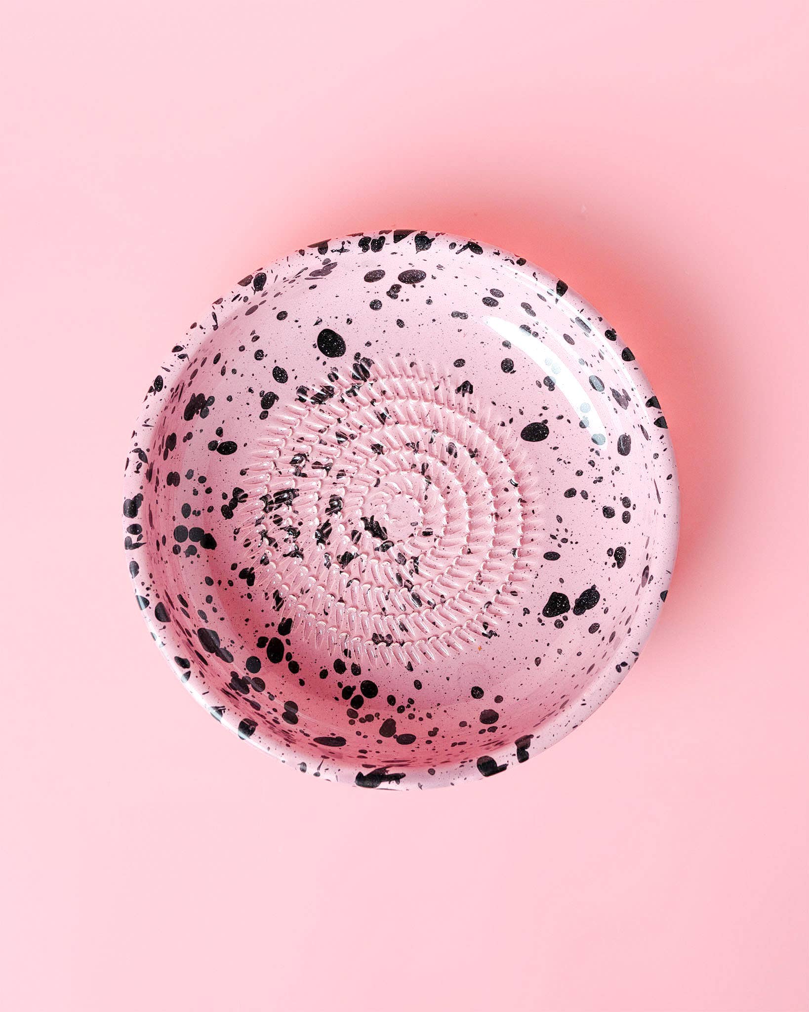 COSMIQUE Grande assiette à râper en céramique artisanale fabriquée en Espagne - CÓSMICA en vente sur Faire1