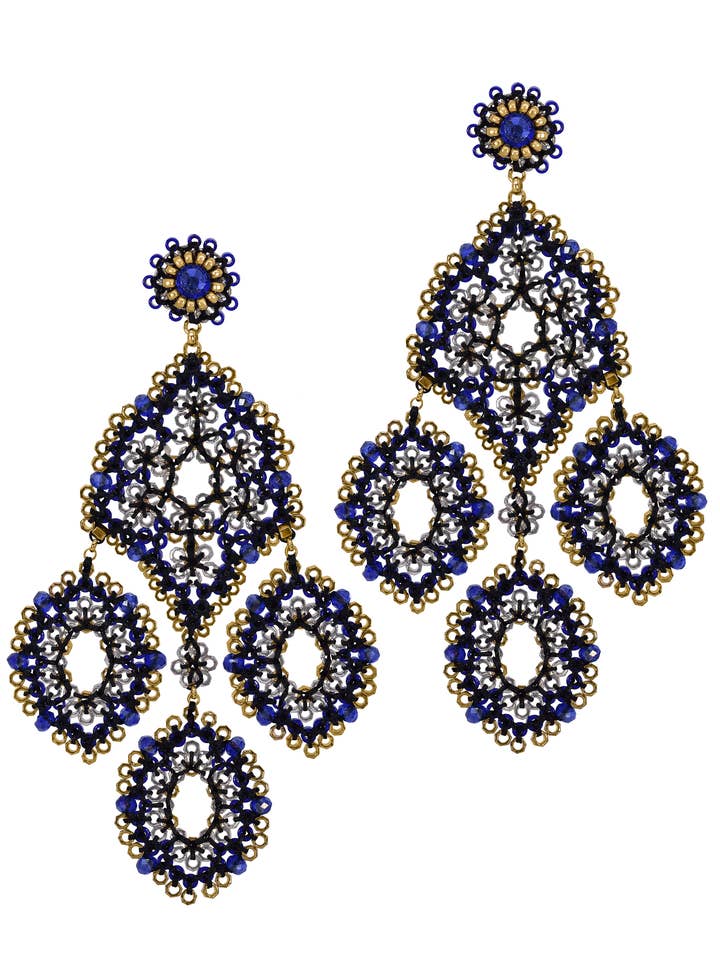 Dramatisk lysekrone ørering i blå, stil E24859 for engroshandel hos Miguel Ases