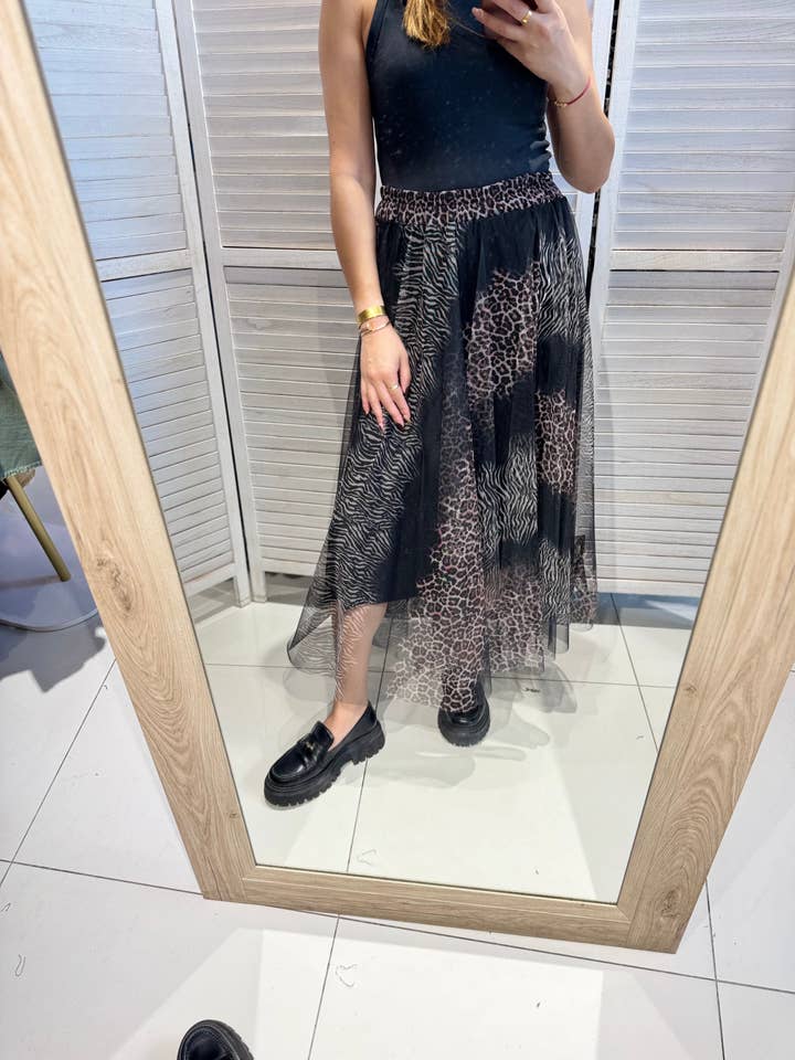 Lange rok van bedrukt tule voor wholesale door VICTORIA&ISAAC