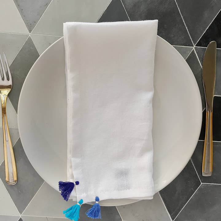 Tafelservet met drie kwastjes voor wholesale door Kara Weaves