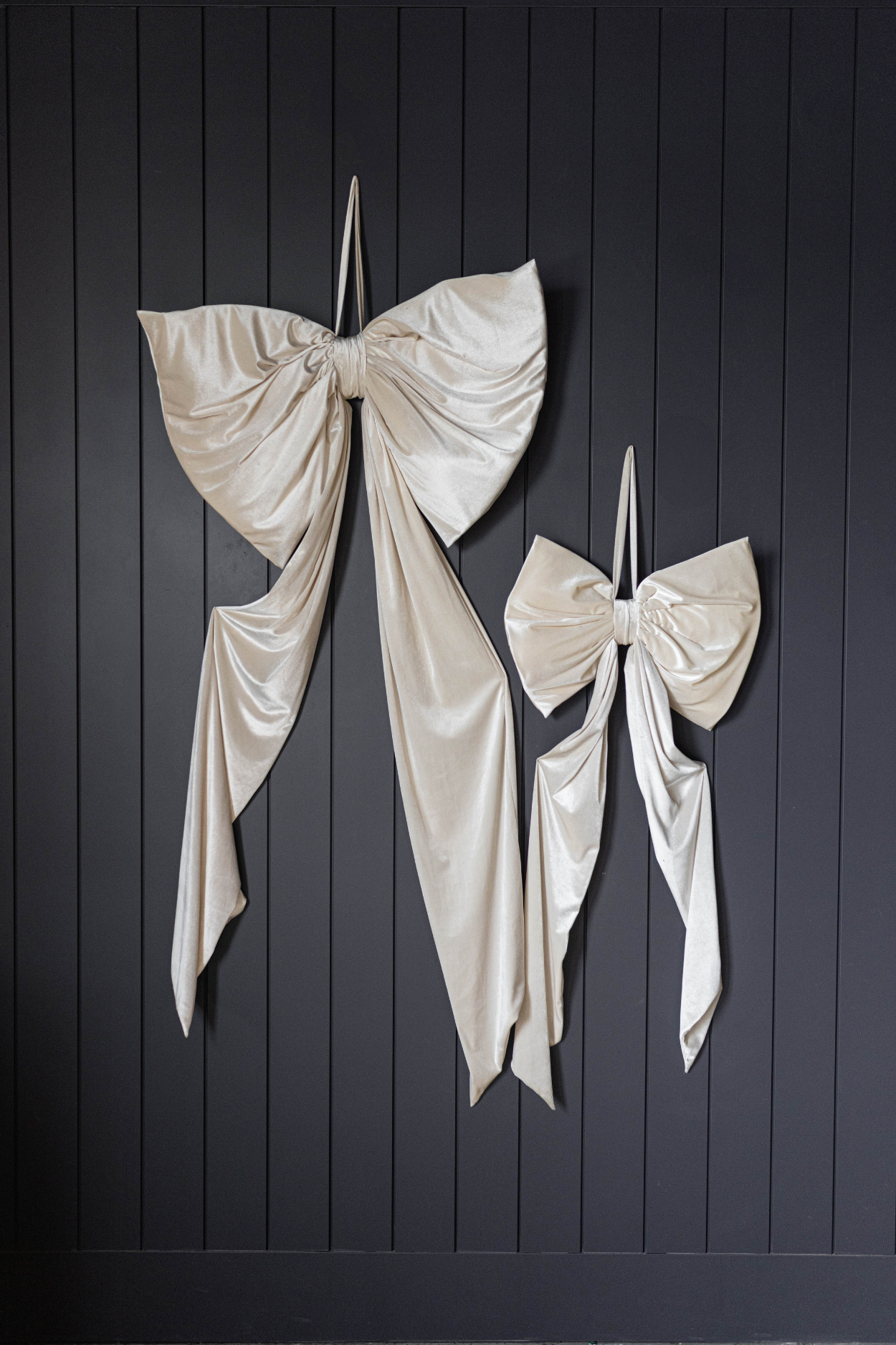 Luxe B Co - Wholesale Christmas Decoration - Bows Oversized Cream Velvet Fabric1