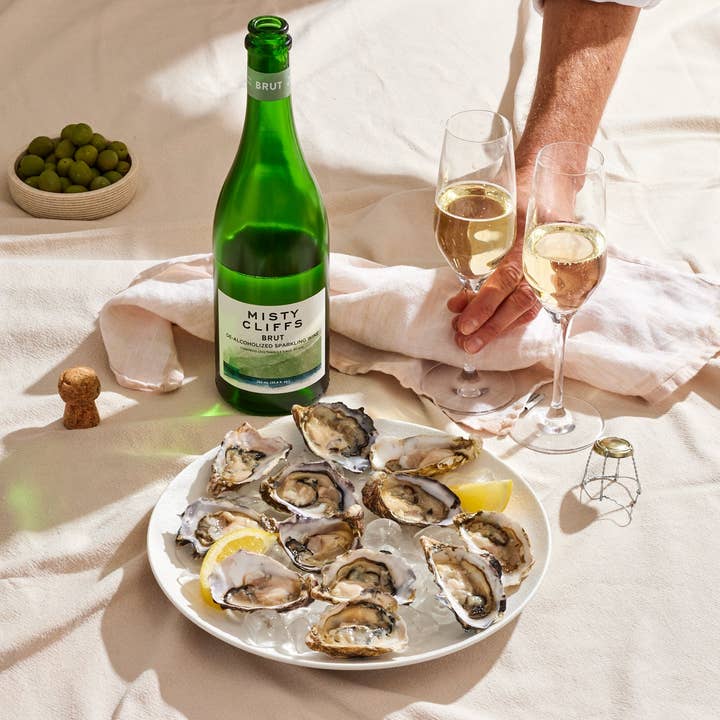 Misty Cliffs - Wholesale Non-Alcoholic Spirits/Wine/Beer - Misty Cliffs Brut Sparkling Wine4