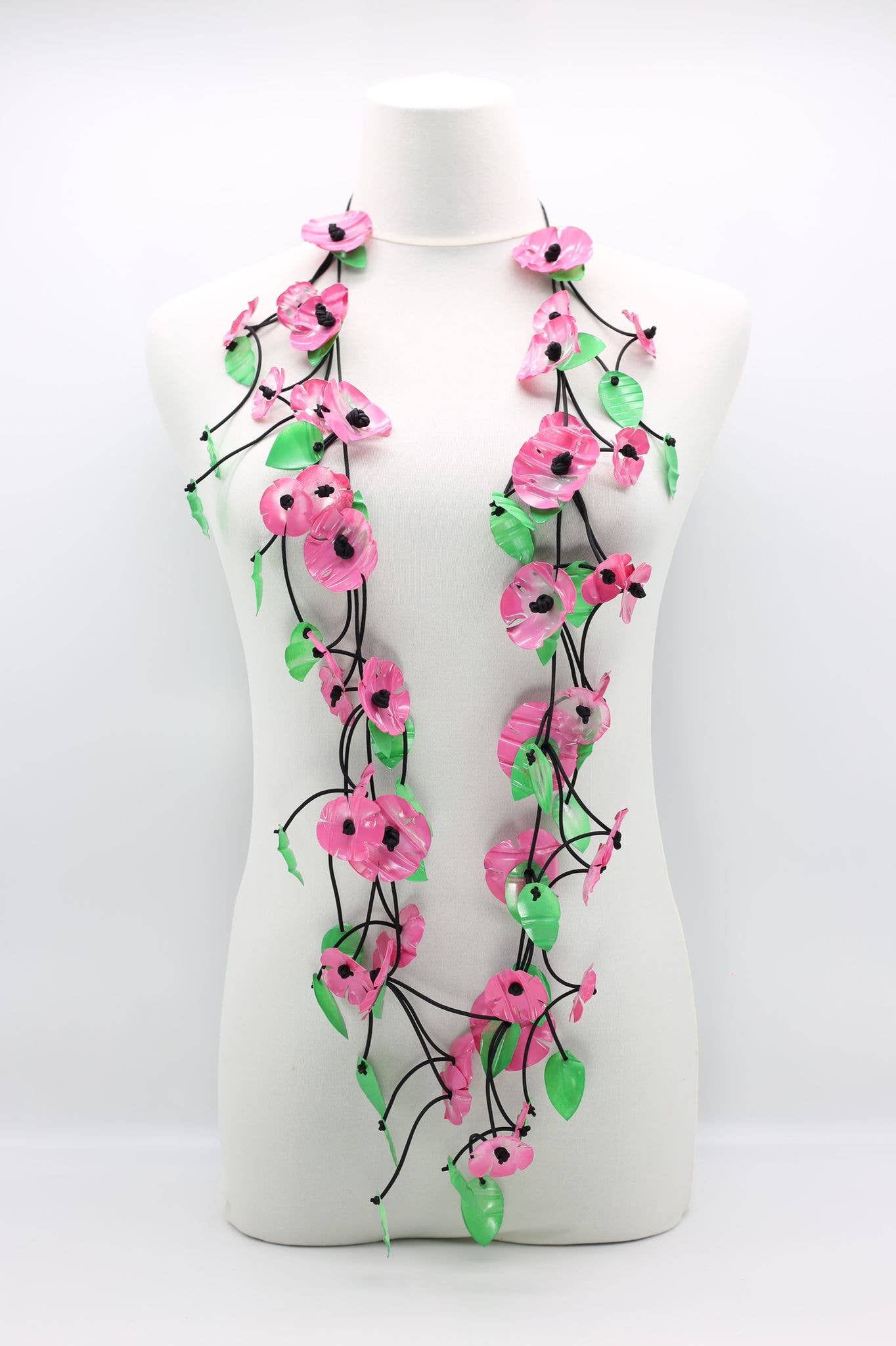 Jianhui London - Vente Colliers plastrons - Bouteilles en plastique recyclées Coquelicot avec colliers de feuilles10