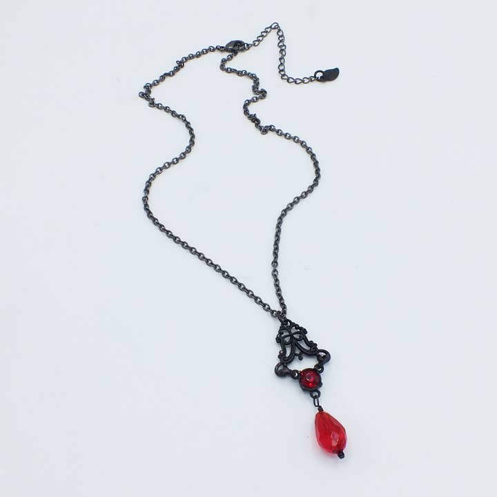 Victorianske Gate, Teardrop perle & runde krystal halskæde for engroshandel hos Fizz