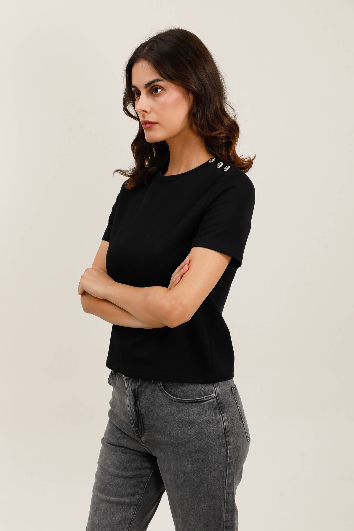 Daphnea - Vendita all'ingrosso Maglietta - Donna - 32101 T-SHIRT BOTTONI GIOIELLO2