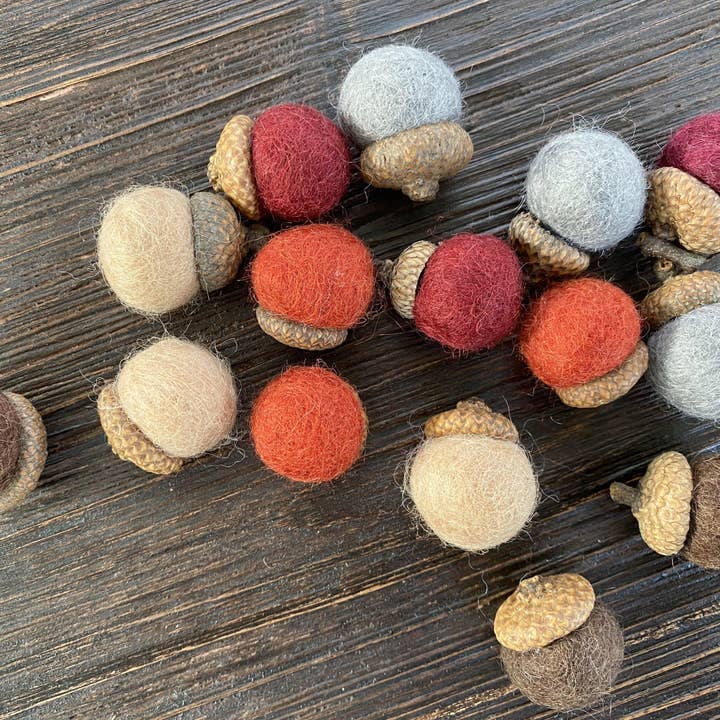 Wool Jamboree - Wholesale Decorative Tabletop Object - Autumn Wool Acorns6