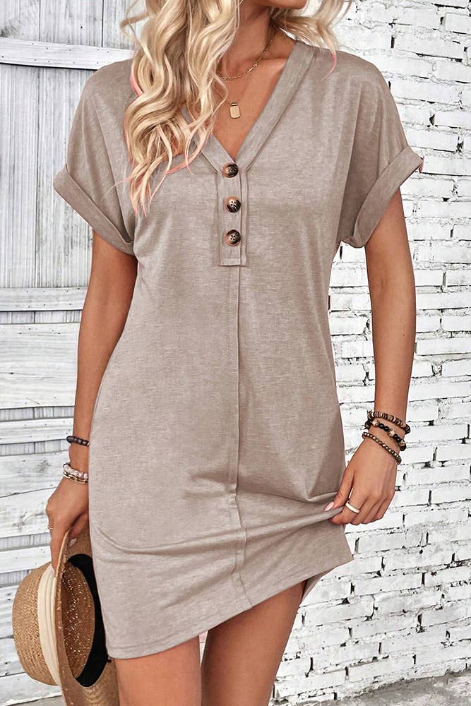 UNISHE - Wholesale Dress – Women's - Plain V Neck Buttoned Exposed Seam T-Shirt Dress AXR09516