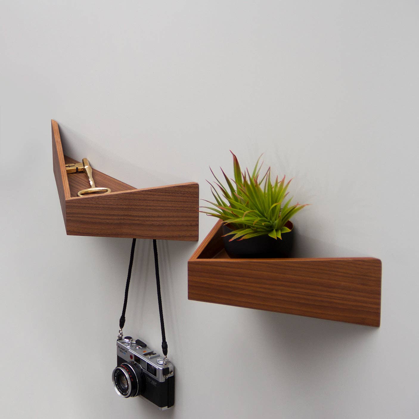 Woodendot - Venta al por mayor Estante de pared - Estantería de pared Pelican · Nogal pequeño3