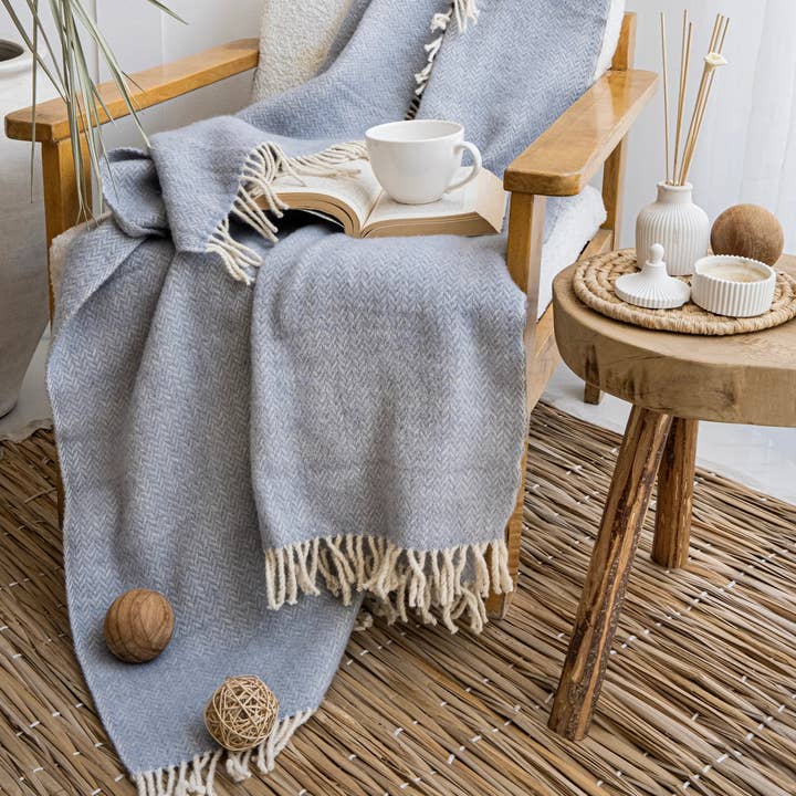 DNZ Textiel B.V. - Vendita all'ingrosso Plaid - Coperta in Lana Ladira – Azzurro Chiaro2