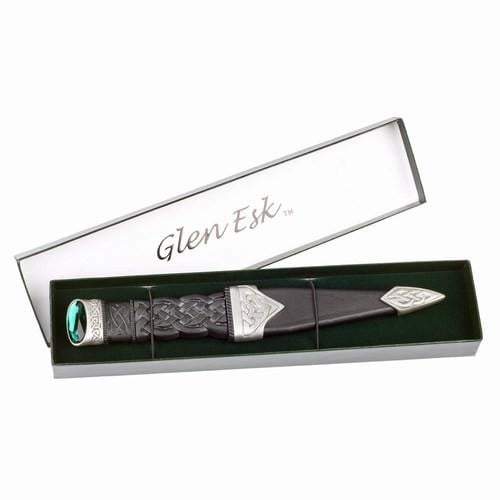 Robe Sgian Dubh, motif de nœud celtique, finition antique, dessus en pierre pour la vente par The Scotland Kilt Company