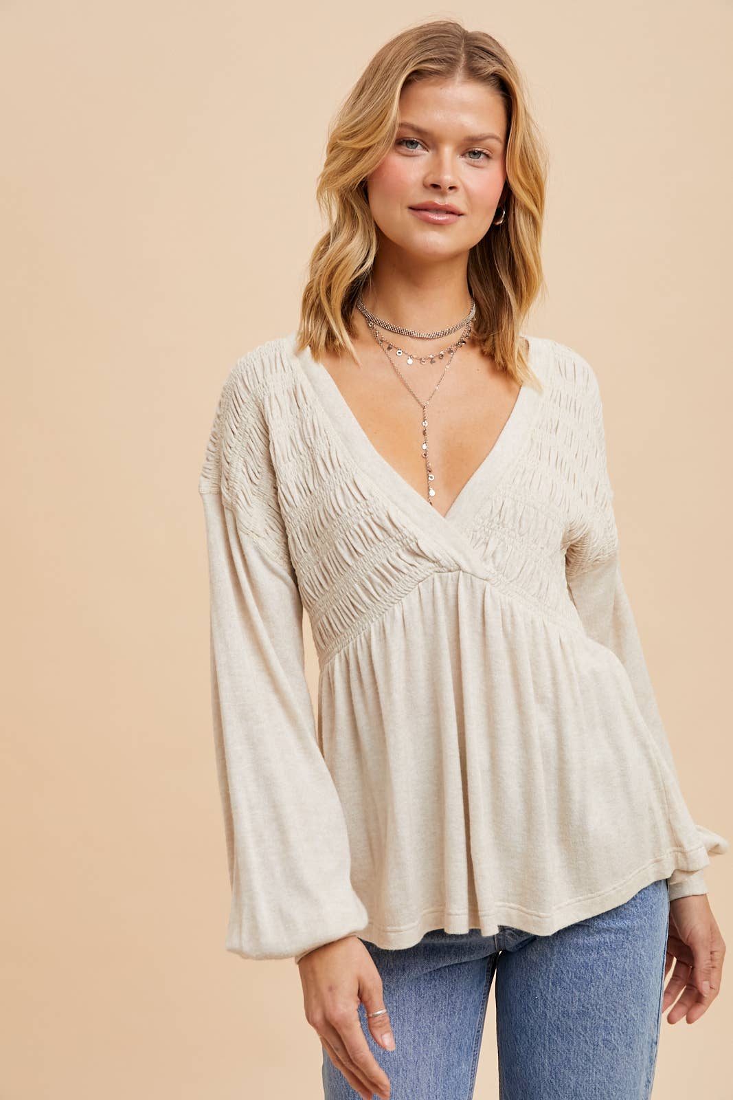 In Loom – wholesale Blus - Dam – LÅNGÄRMAD V-RINGAD BABYDOLLTRÖJA0