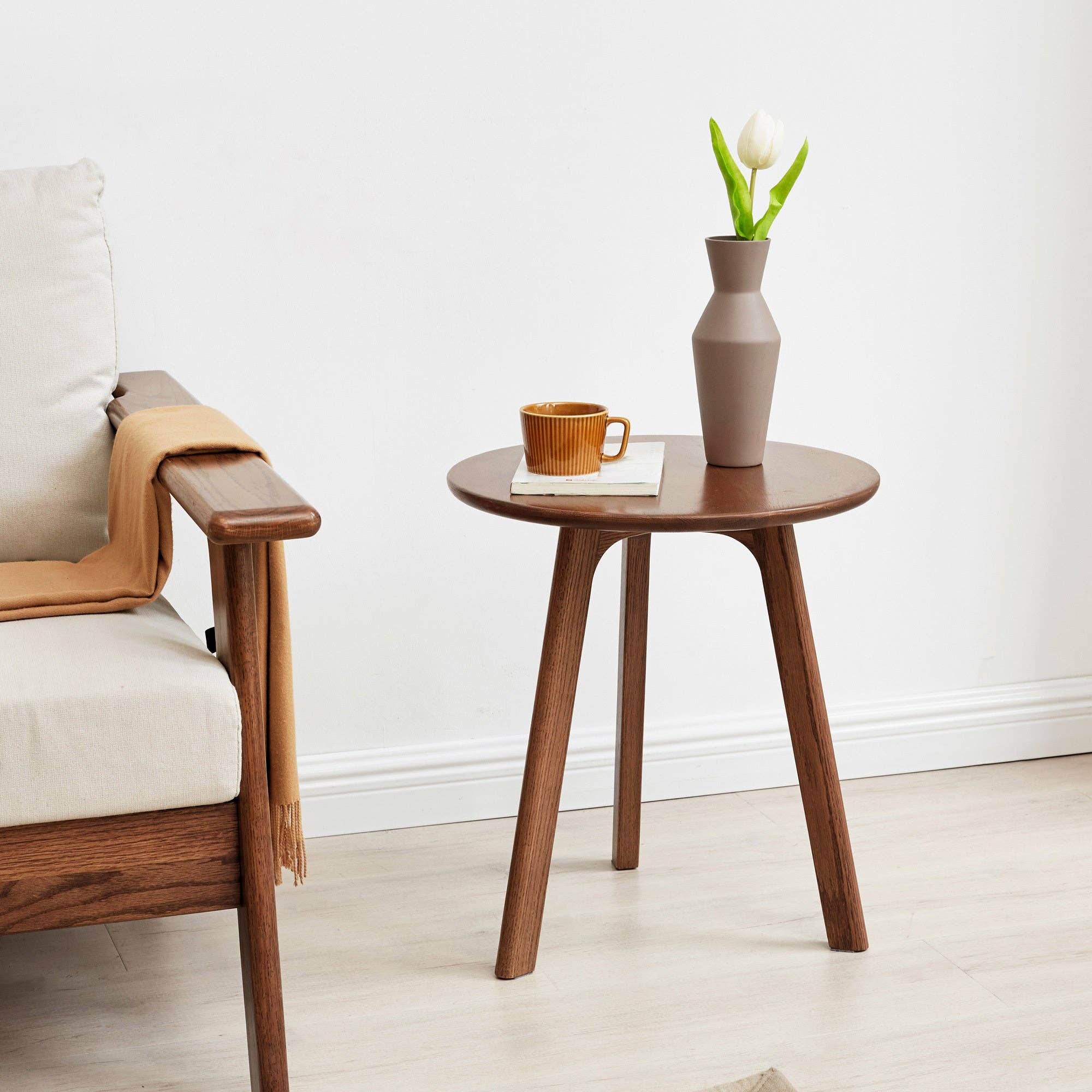 BlakOutlet - Wholesale Side Table - Natural Solid Oak Wood Round End Table1