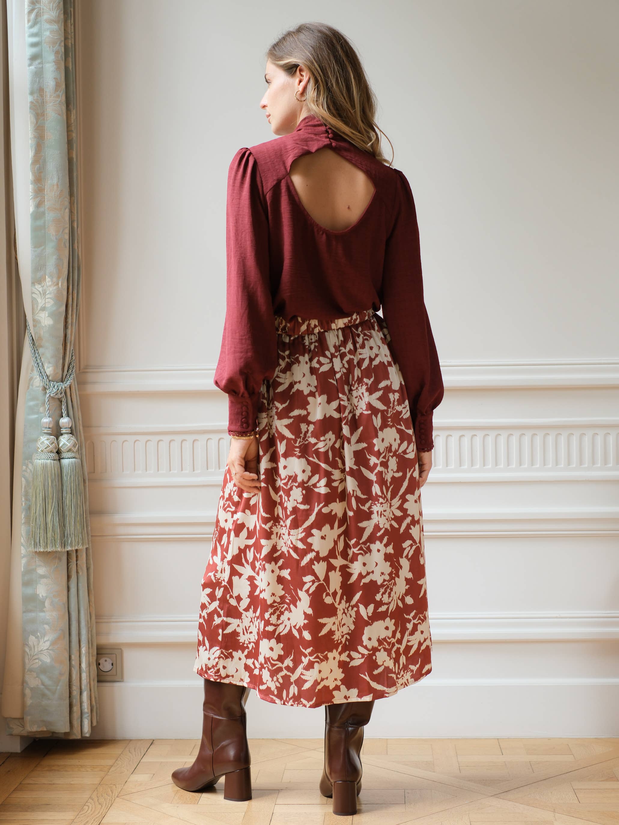 LOVIE & CO - Wholesale Blouse - Women's - Textured blouse with lavallière collar and open back - 4973T-MARGOT4