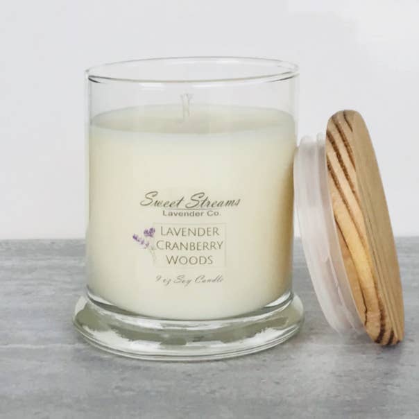 Candela in vetro di mirtillo rosso e lavanda per la vendita all'ingrosso da parte di Sweet Streams Lavender Co.