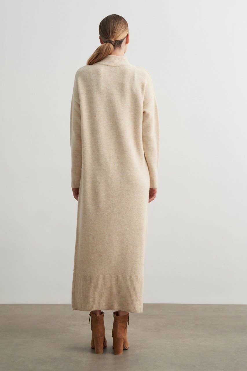 Design company-Fatma Balkir - Wholesale Dress - Women's - Zippered High-Neck Oversize Soft Knit Dress for Women 3