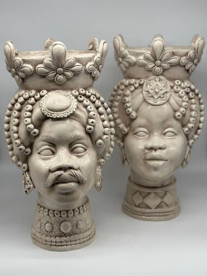 Têtes de Maure Masai céramique de Caltagirone H.38 cm L.21 cm artisanale beige pour la vente par DD Ceramiche Siciliane