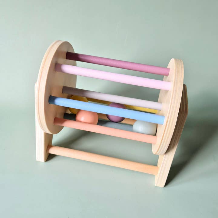 Rammelaartje - Wholesale Wood Toy - Kids - Wooden Rotating Montessori Wheel with Balls – Stimulates Motor Development1
