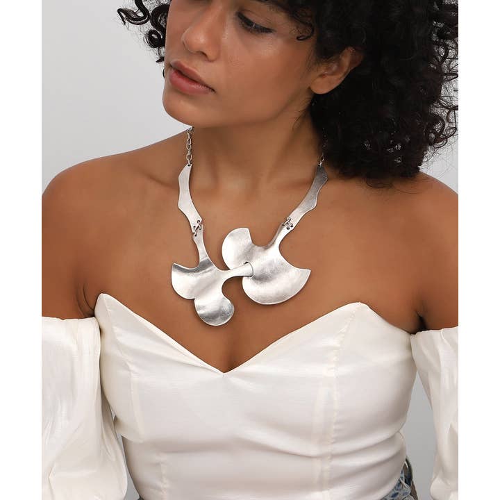 AVENS - Wholesale Pendant/charm necklace - Antique Silver Plated Big Leafs Pendant Necklace