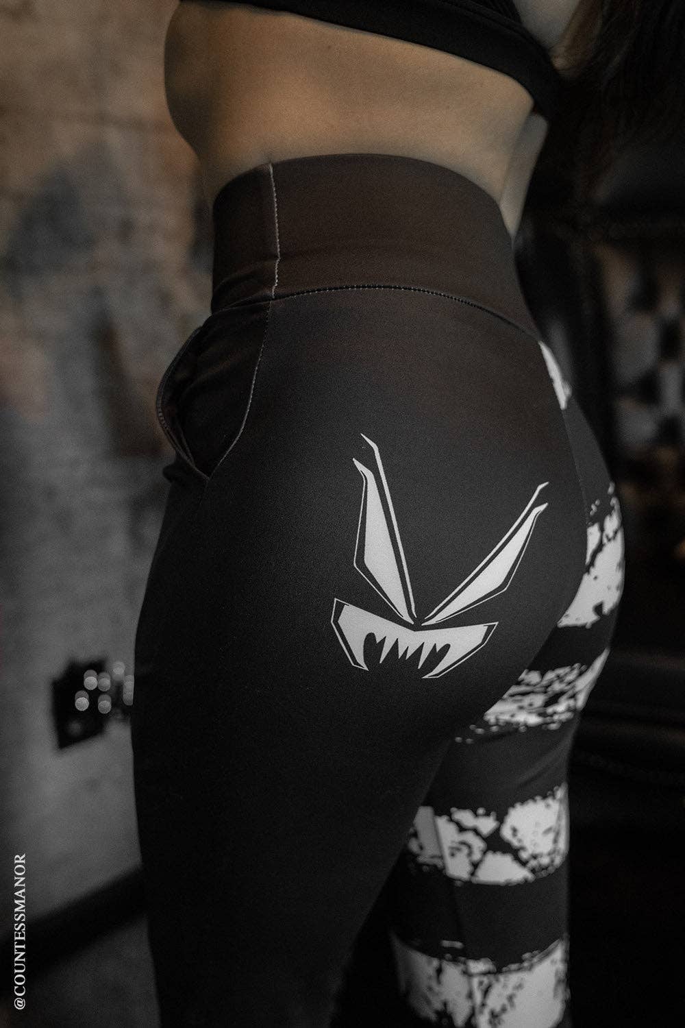 vampirefreaks - Vente Pantalon – femme - Flasques fendues à rayures Ghost White [Noir/Blanc]5