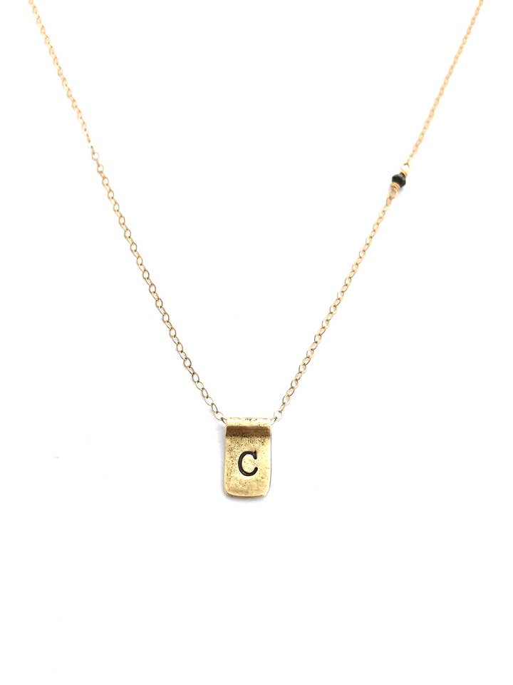 Colar Tab Letter por atacado de CLP Jewelry