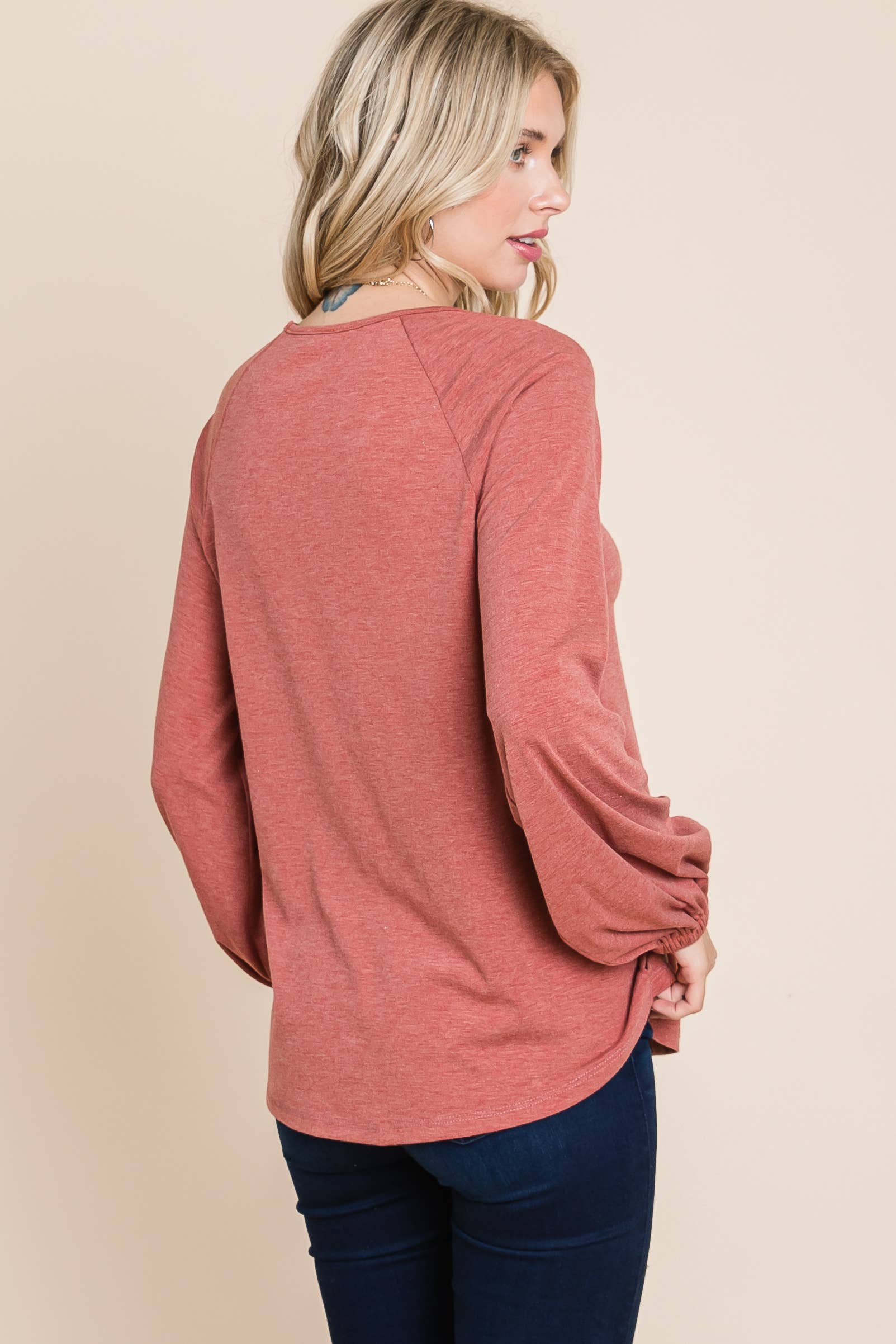 Emerald Collection – Engroshandel Tunika - Dame – ETK-8647 Casual V-hals Grundlæggende Langærmet Top4