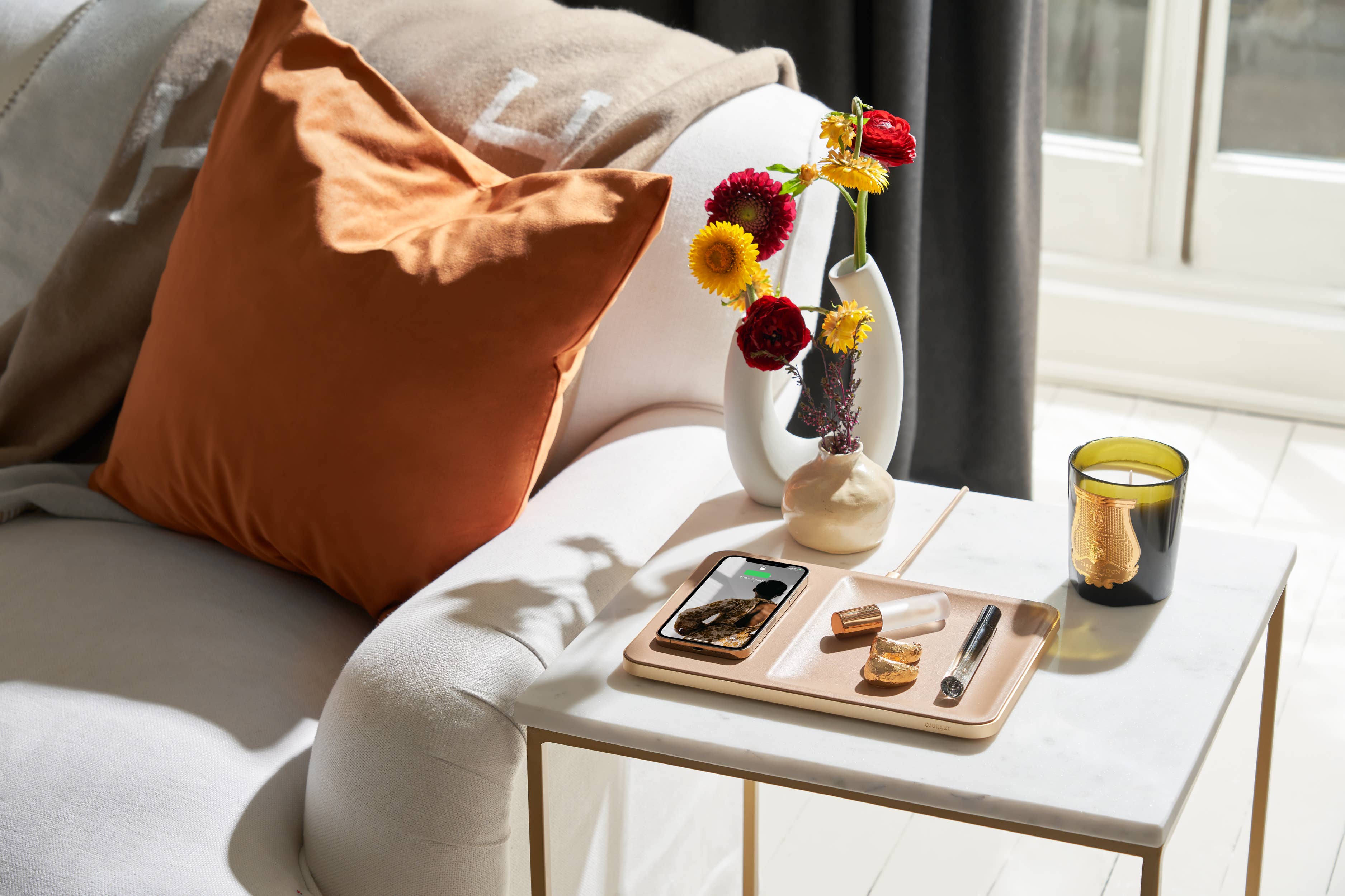 Courant - Wholesale Charging Dock - CATCH:3 - Classics Leather Wireless Charger with Valet Tray8