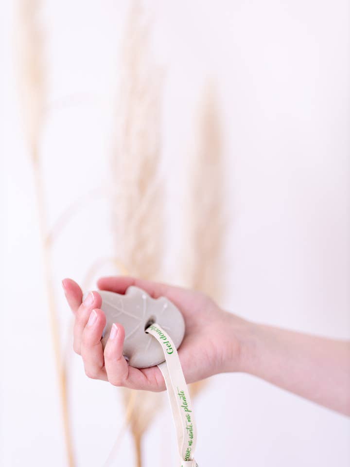 Organic DERMOPROTECTOR solid shower gel for wholesale by Respectueuse