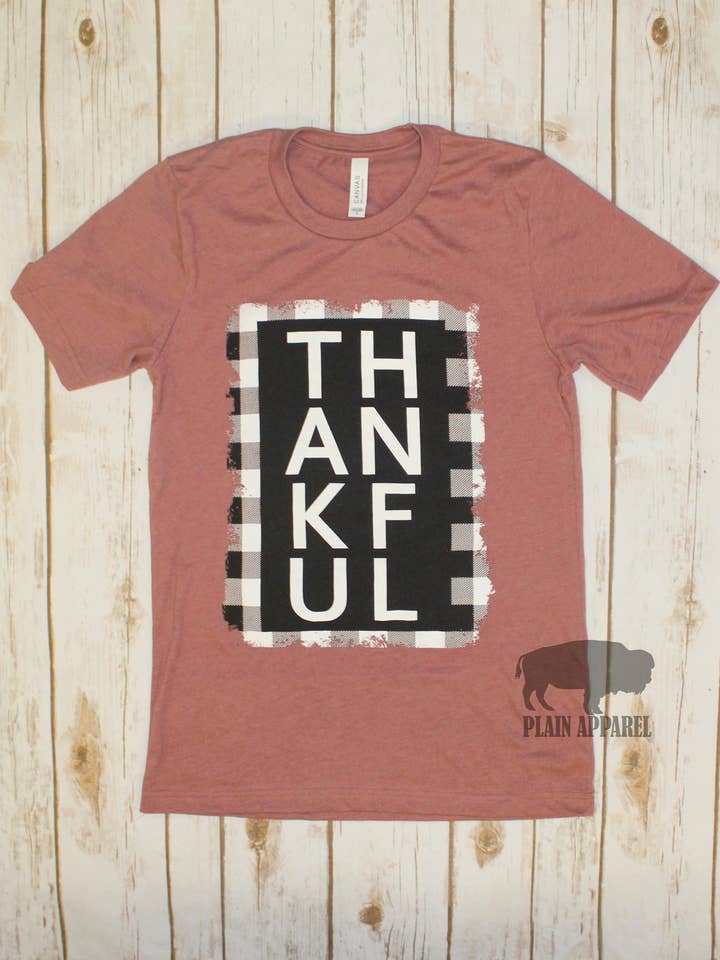 Taknemmelige Plaid Box Mauve Crew Neck Tee for engroshandel hos Plain Apparel Tees
