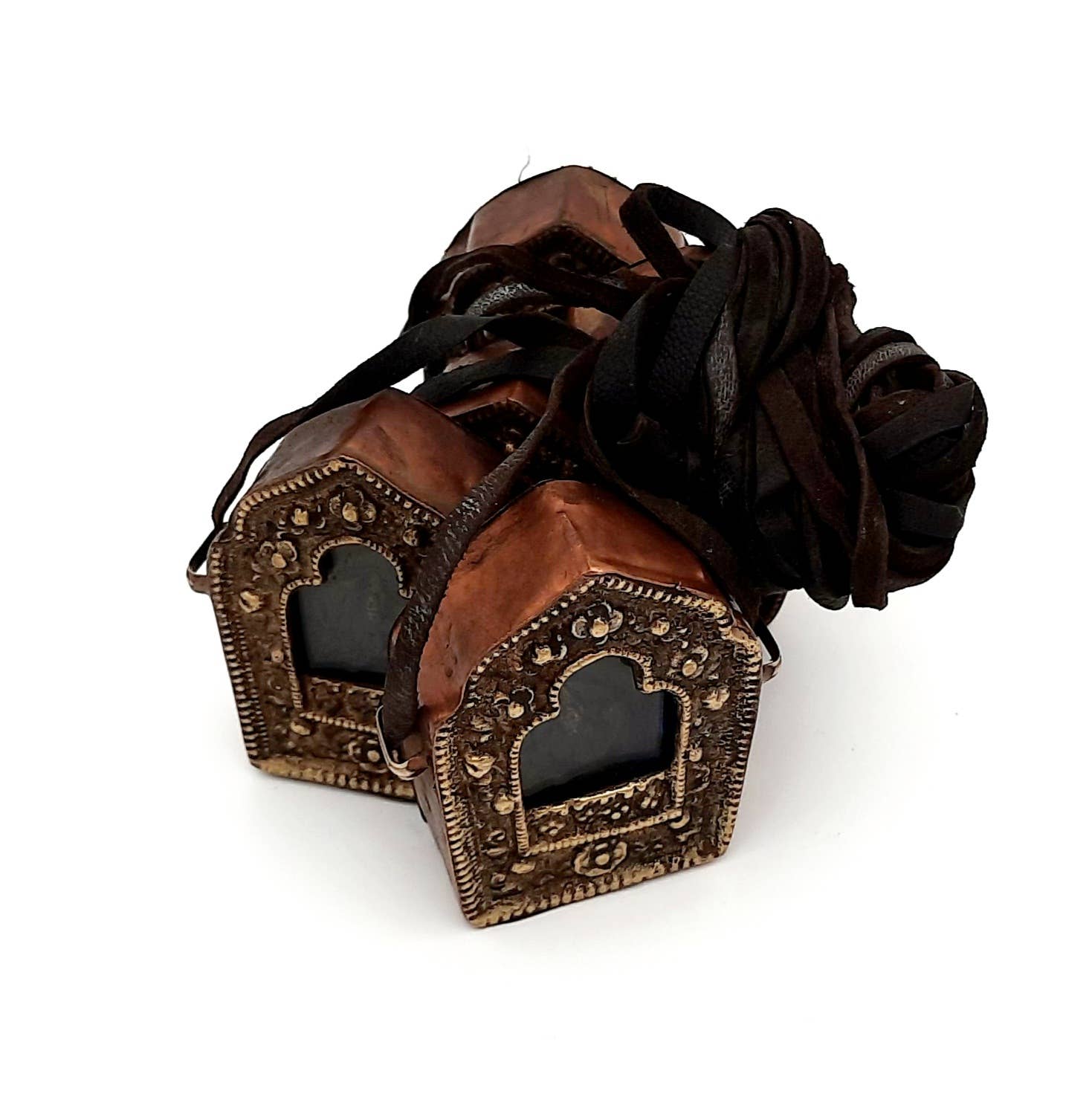 Koperberg – Engroshandel Amulet – Amulet Holder i kobber med vindue og lædersnor3