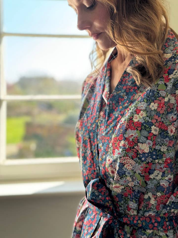 Lime Tree Design - Vendita all'ingrosso Completo pigiama - Donna - Pigiama Liberty Rosso e Blu Thorpe6