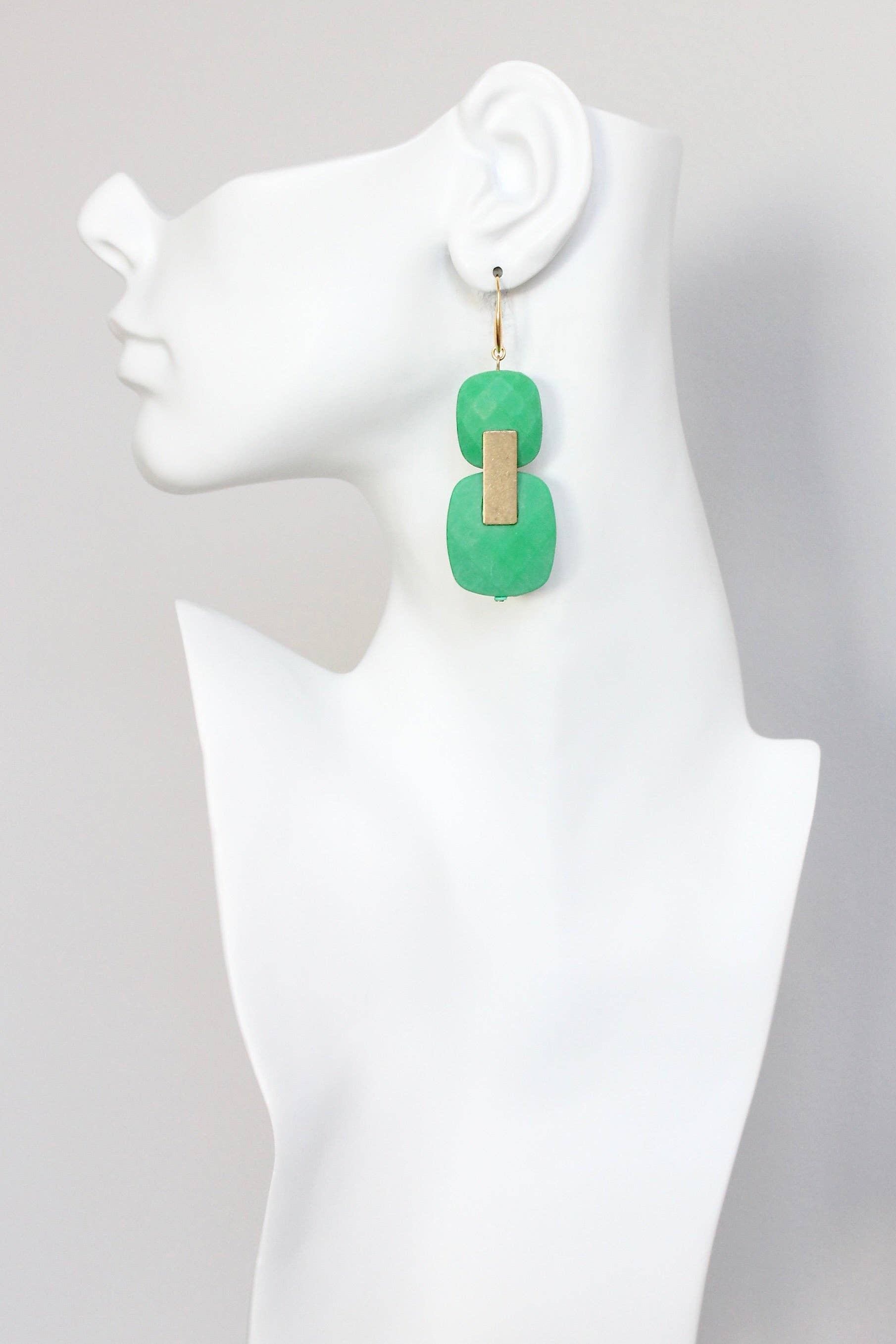 David Aubrey Jewelry – Engroshandel Hængeøreringe og creoløreringe – KYLE55 grønne geometriske øreringe1