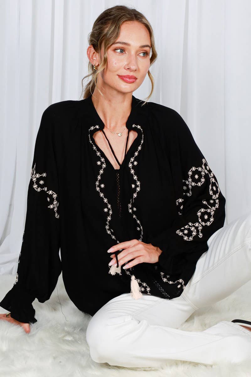 Vine & Love - Wholesale Blouse - Dames - Blouse met Striksluiting en Kwastjesdetail Bloemenborduursel TopVT82493-9