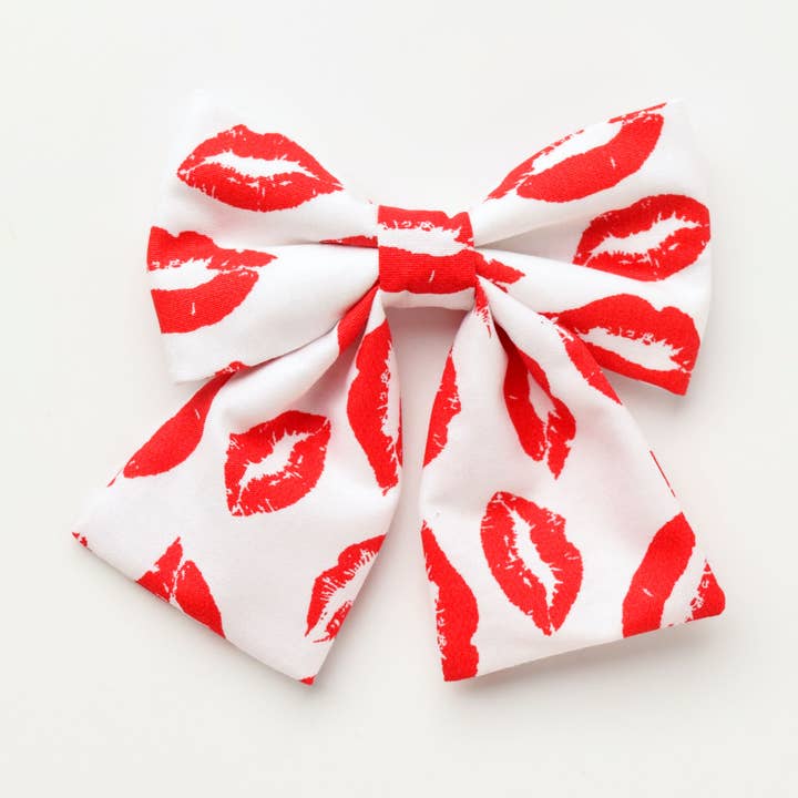 Alla hjärtans dag Katt eller Hund Sjömansfluga, Kyss mig Sjömanfluga för wholesale av CrazyCoolCat