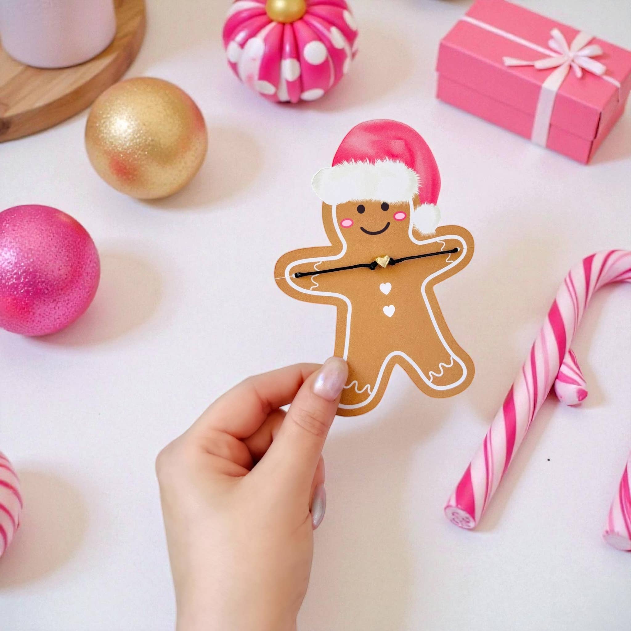 Dabble Doll – Engroshandel Armbånd med vedhæng – Julepeberkagemandsarmbånd, julegave til kvinder