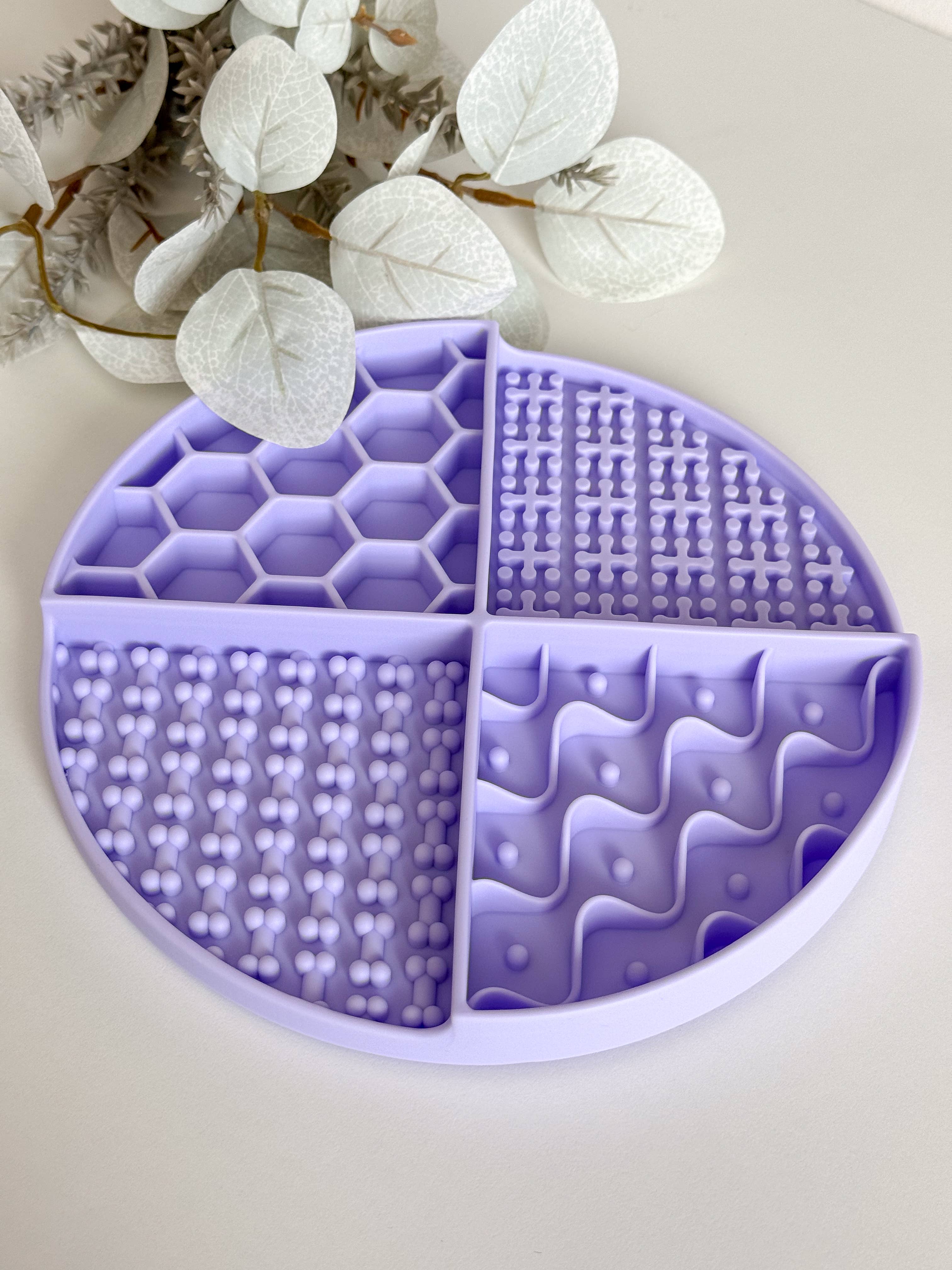 Doggotique - Wholesale Pet Food Mat - Dog - Lick mat Honey2 for dogs and cats, slow feeder dog6