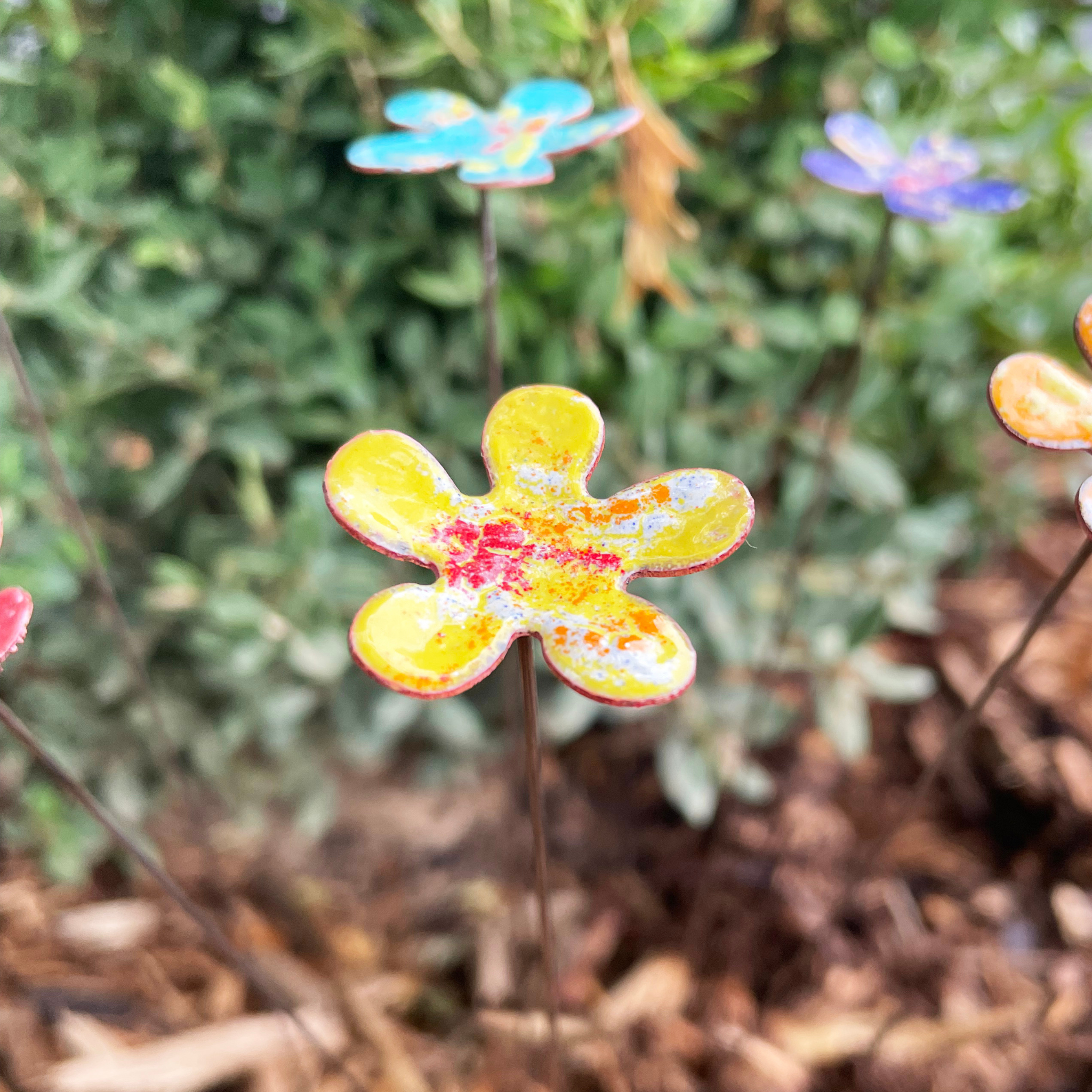 Clever Goods by Annabelle Noel Designs - Wholesale Garden/Lawn Stake - Small Copper Enamel Flowers9