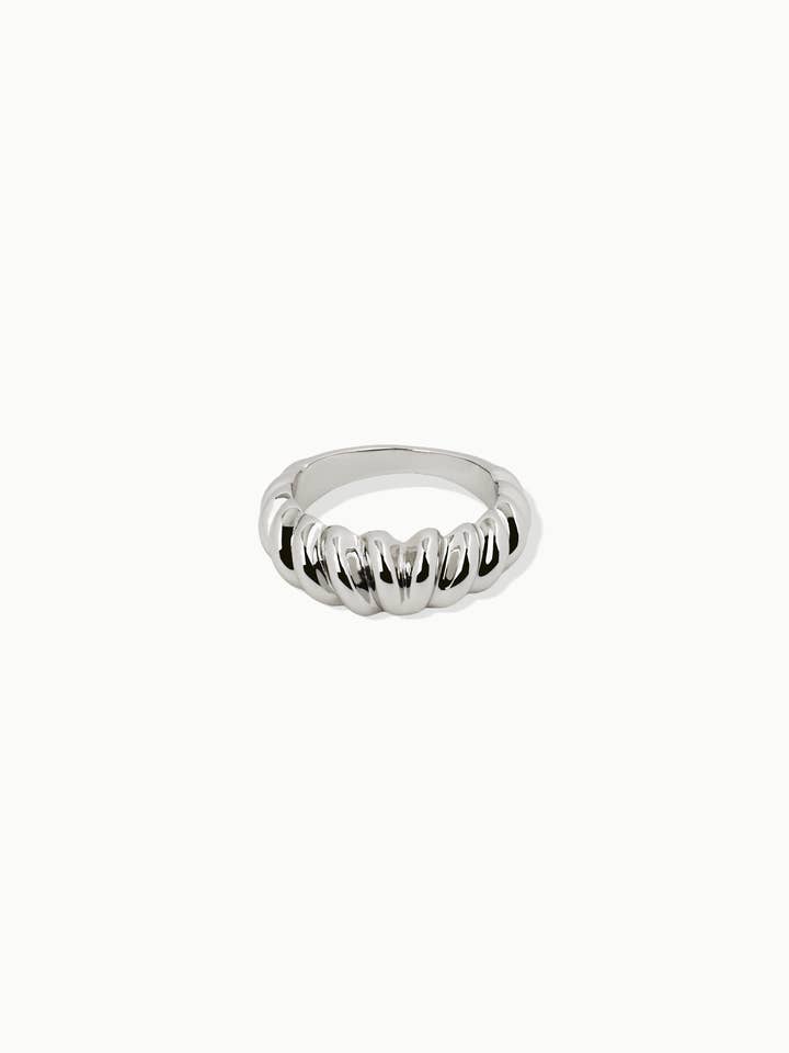 Anillo de plata Viper V Croissant Dome para venta al por mayor de Ounce