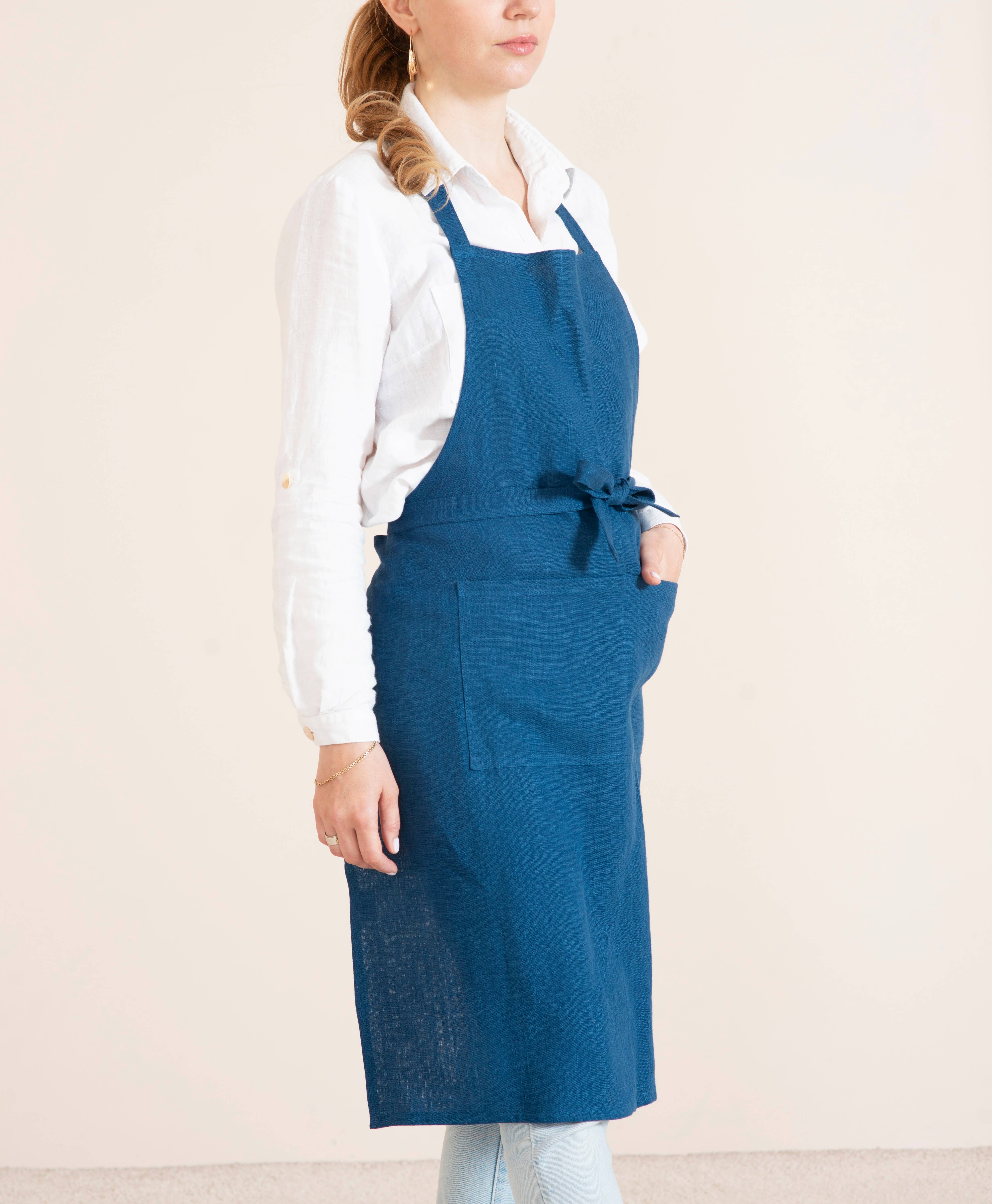 LinenQ - Wholesale Apron - Linen apron with pockets in various colors 8