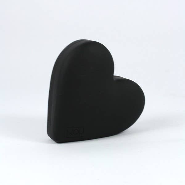 L10 Brands - Wholesale Portable Charger - Moji  4500 mAh Fast Charger - Black Heart1