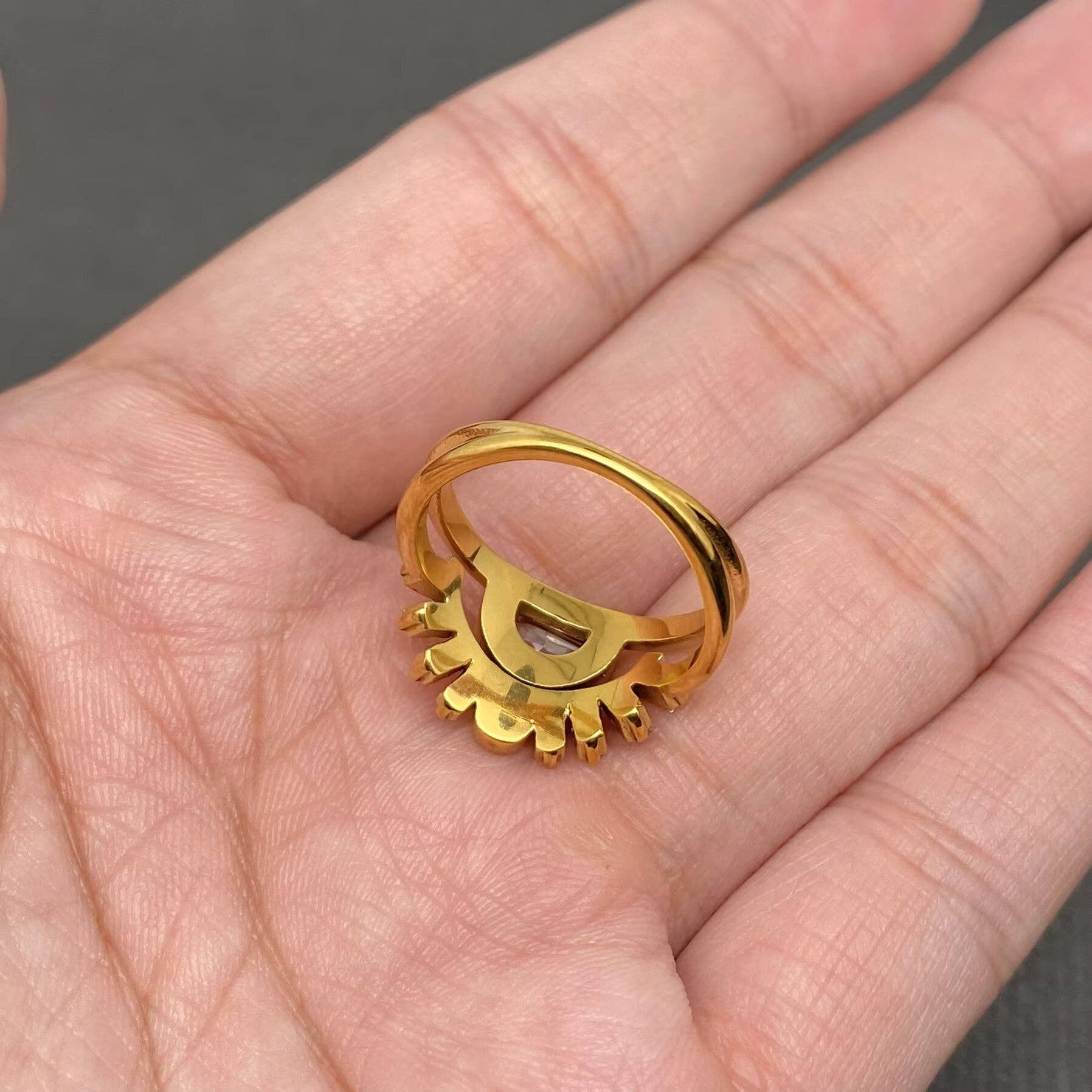 Mio Queena - Wholesale Multi-Stone Ring - Zircon Inlaid 18K Gold Plated Stainless Steel Ring - FGS2