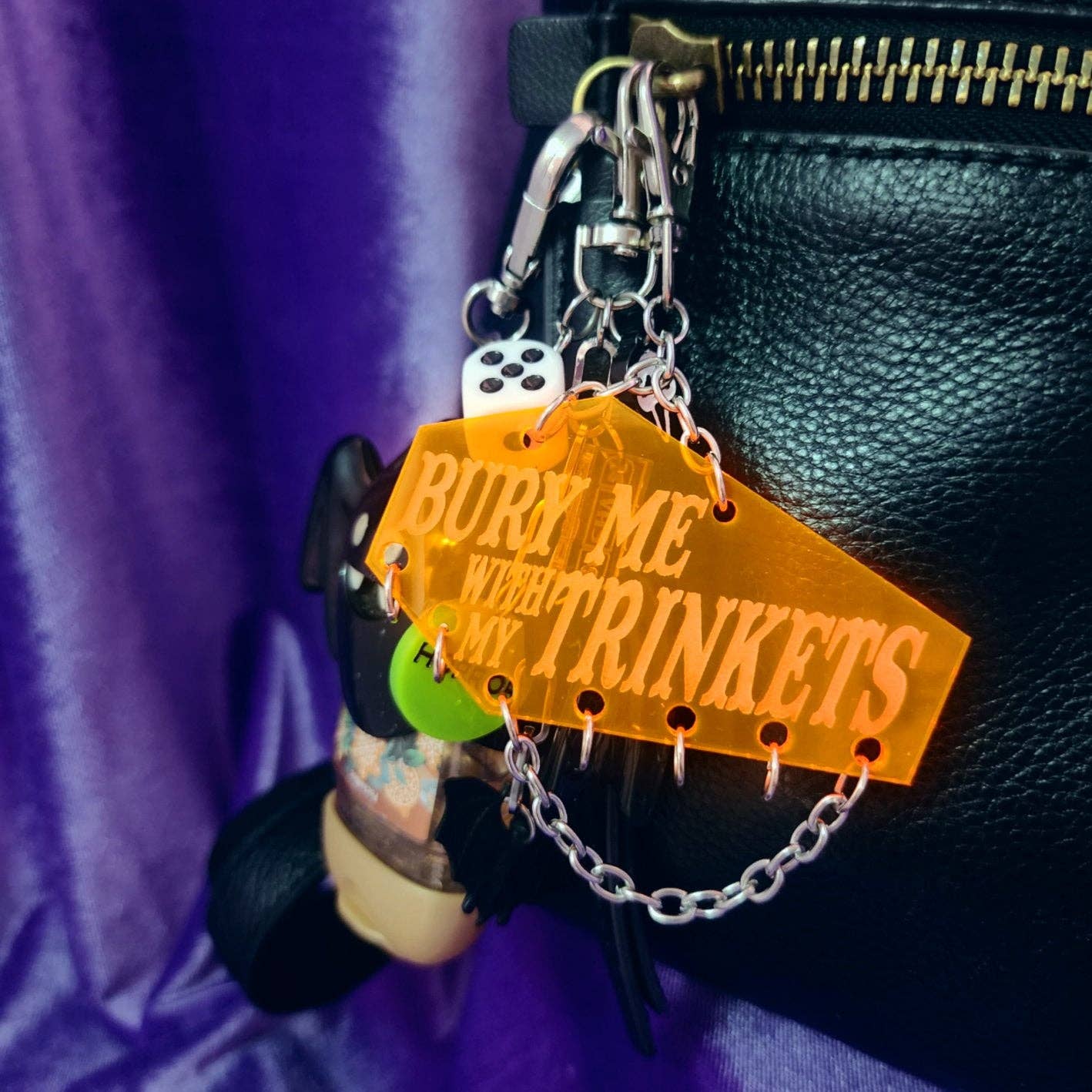 SHOPMALASTORE - Vente Porte-clés – femme - PORTE-CLÉS BIJOUX CERCUEIL - "ENTERREZ-MOI AVEC MES BIJOUX"14