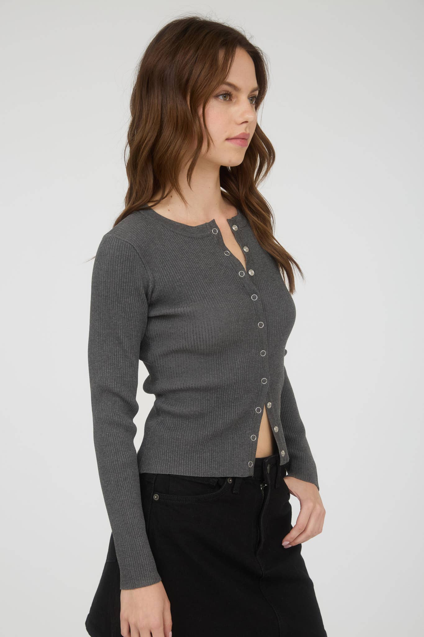 The Workshop Studio - Wholesale Cardigan - Women's - SNAP BUTTON DOWN ROUND NECK KNIT CARDIGAN37