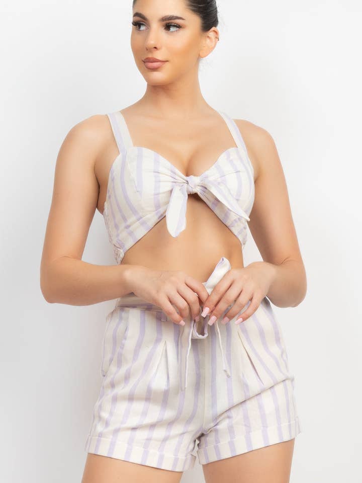 Tie-Front Stribet Crop Top & Bælte Shorts Sæt for engroshandel hos CC Wholesale Clothing