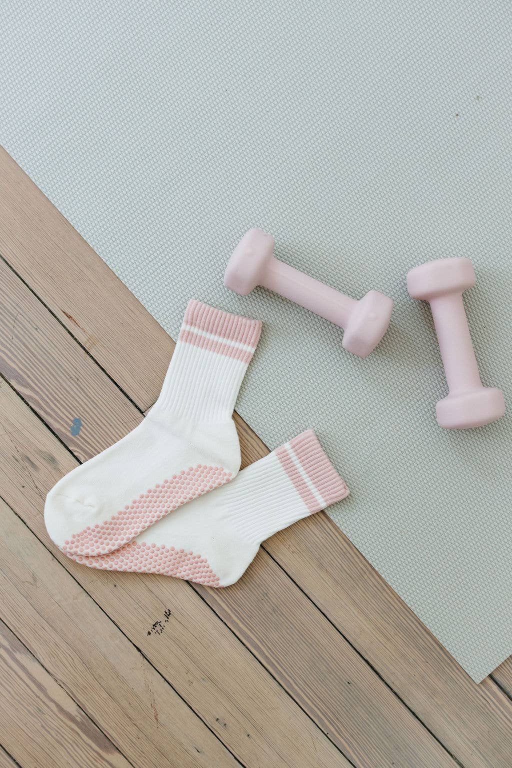 Lotties - Wholesale Socks - Women's - Retro Stripe Crew Grip Socks7