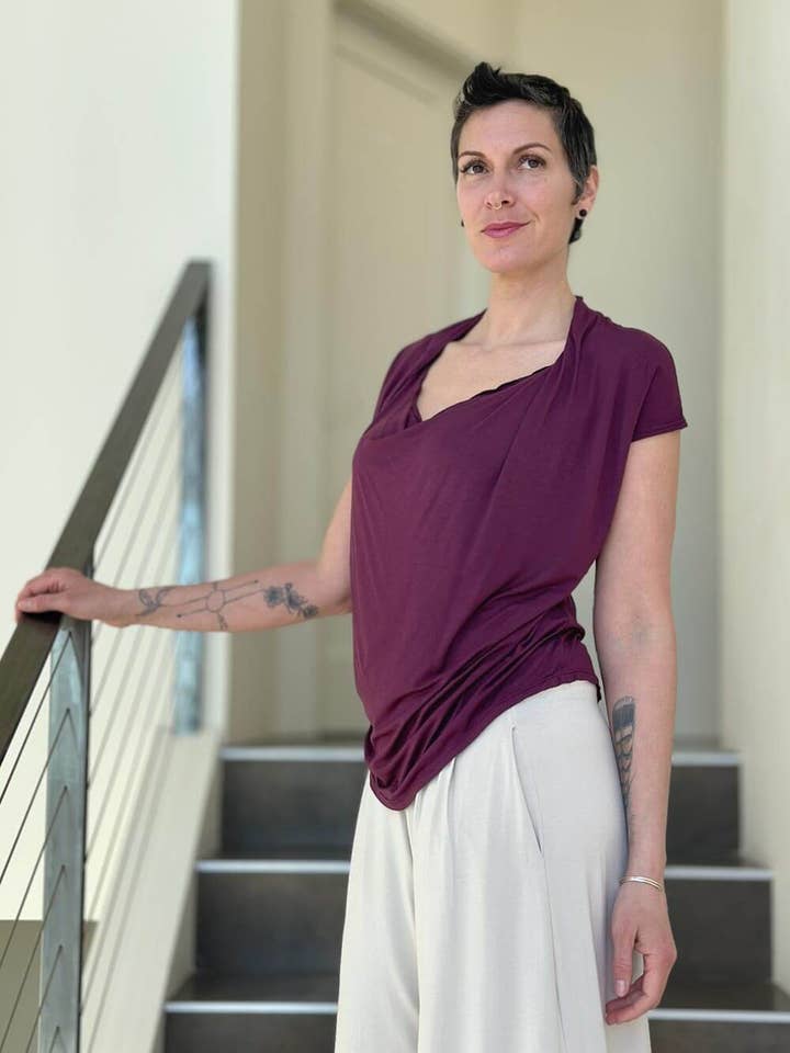 CARAUCCI - Wholesale T-Shirt - Women's - Flow Tee25