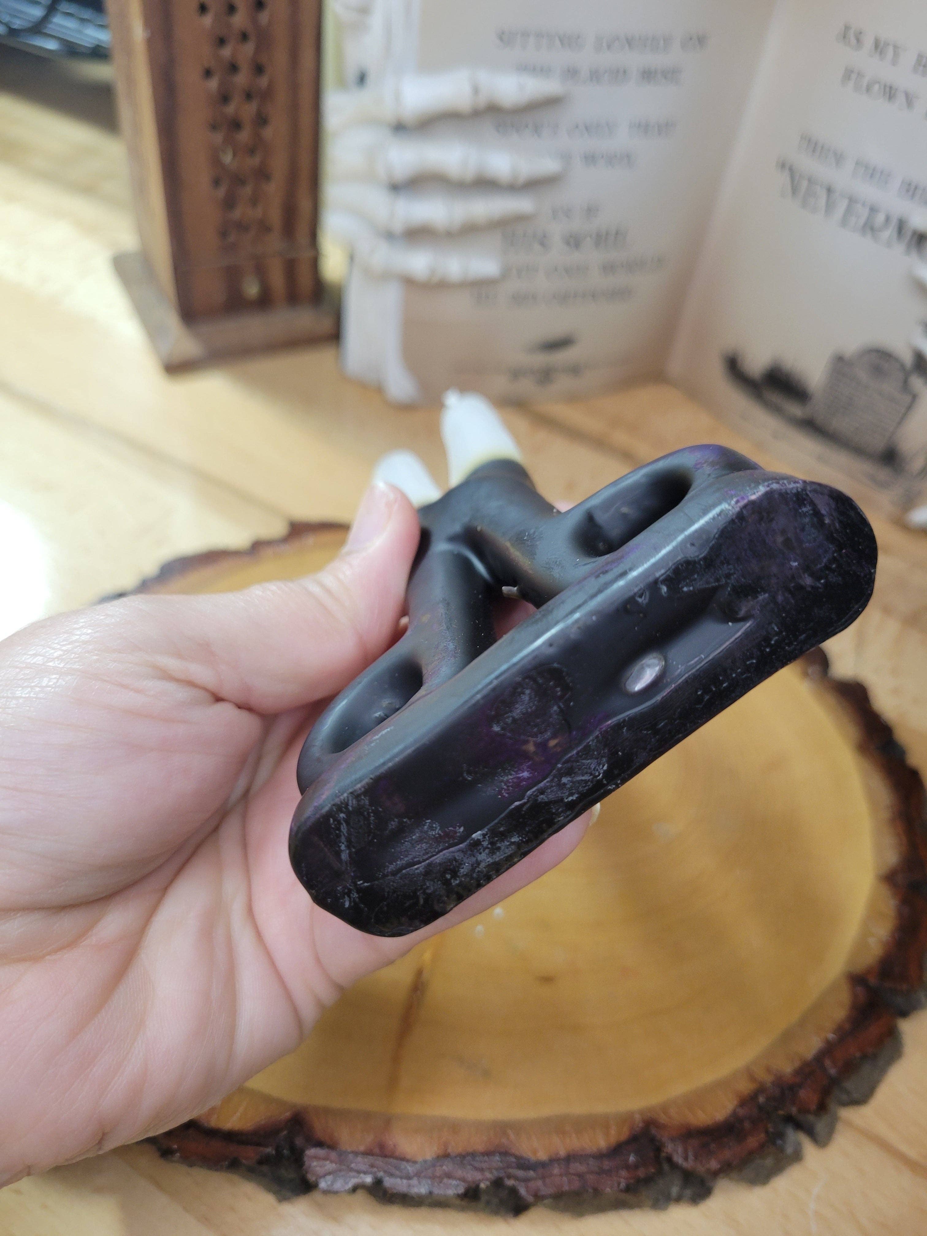 My Magic Place Shop - Wholesale Novelty Candle - White & Black  Scissors shape candle- Cord cutting3